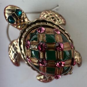 Betsey Johnson Turtle Pierced Stud 3D Gold Tone Rhinestones Earrings  NWT